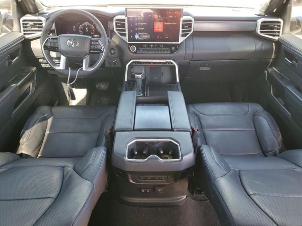 2025 TOYOTA TUNDRA Platinum