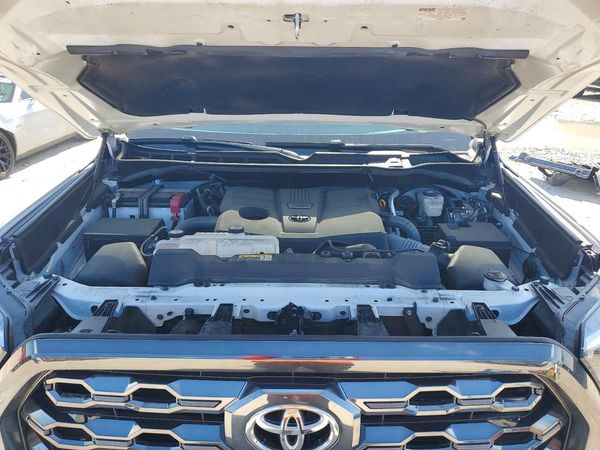 2025 TOYOTA TUNDRA Platinum
