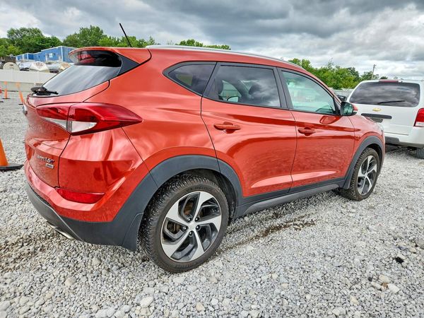 2016 HYUNDAI TUCSON