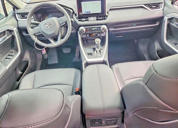 2025 TOYOTA RAV4