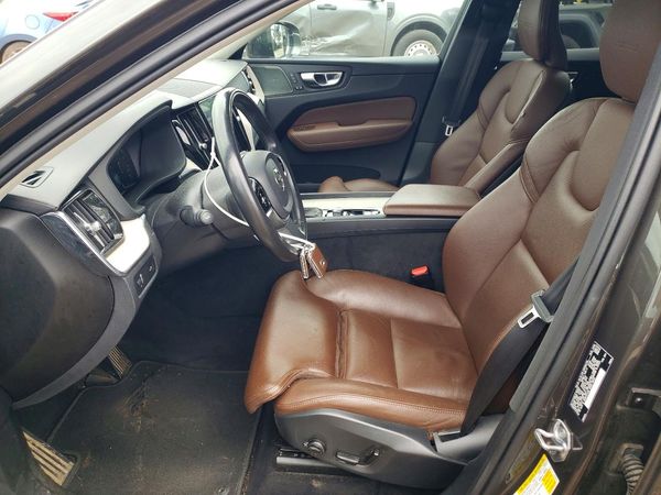 2020 VOLVO XC60