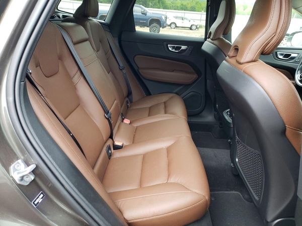 2020 VOLVO XC60