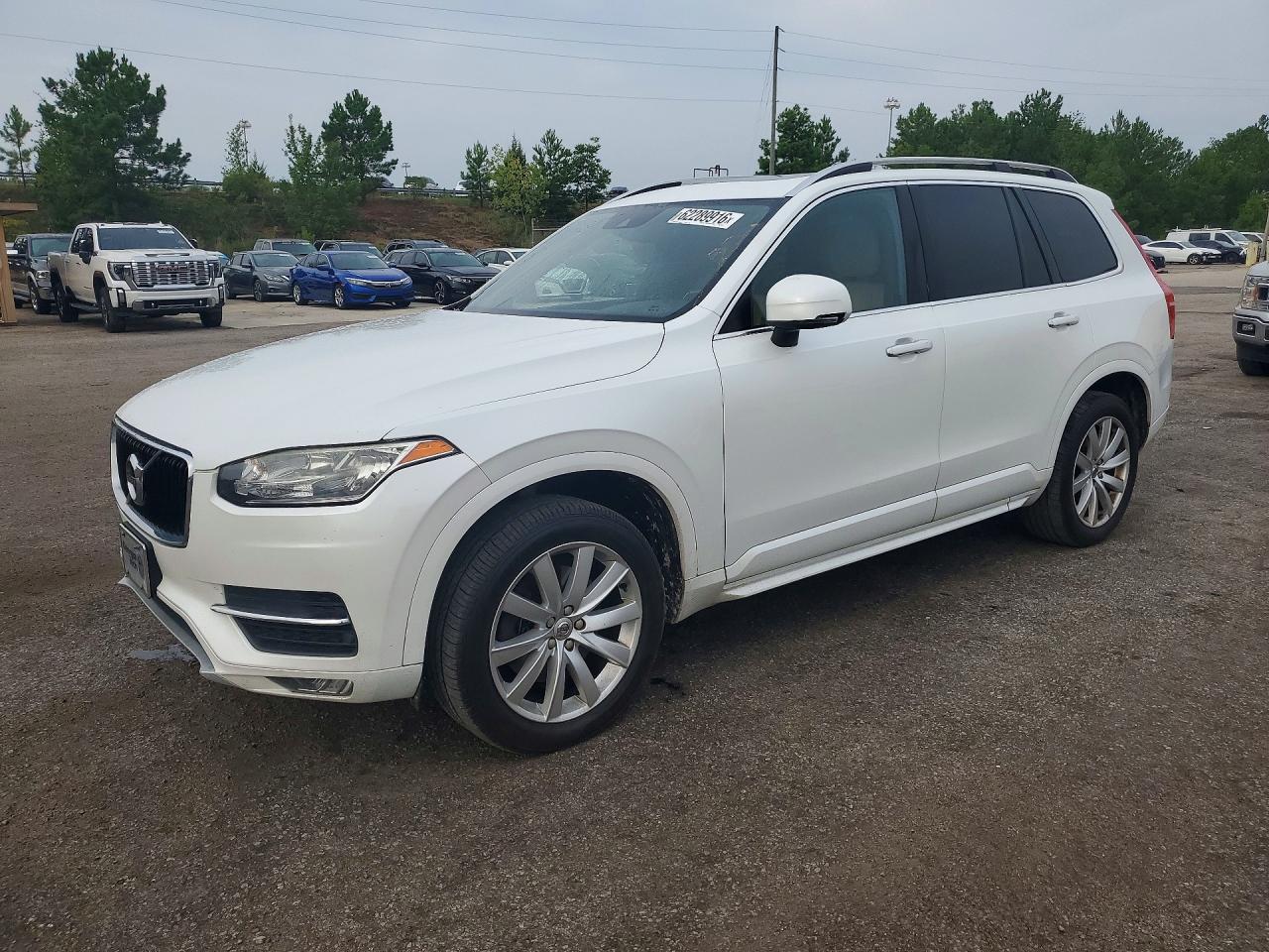 2016 VOLVO XC90 SV42 Momentum — Front 3/4