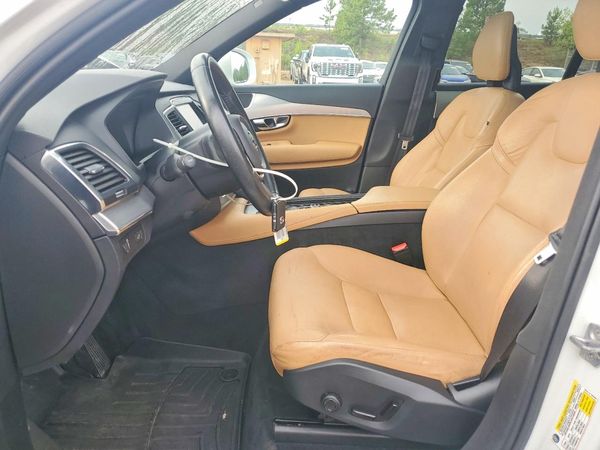 2016 VOLVO XC90 SV42 Momentum — DENT