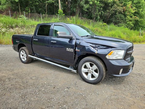 2016 RAM 1500 ST CREW CAB 4X4