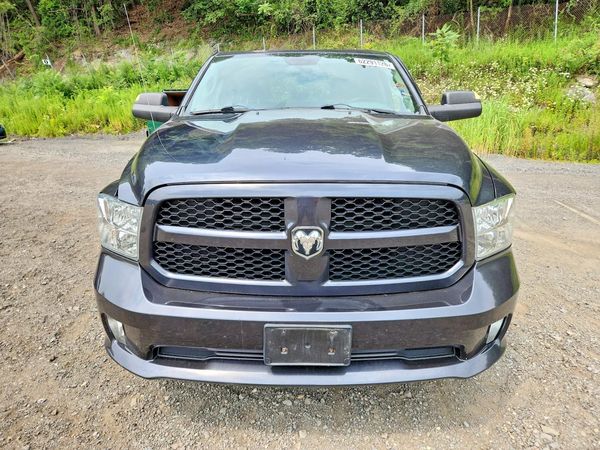 2016 RAM 1500 ST CREW CAB 4X4
