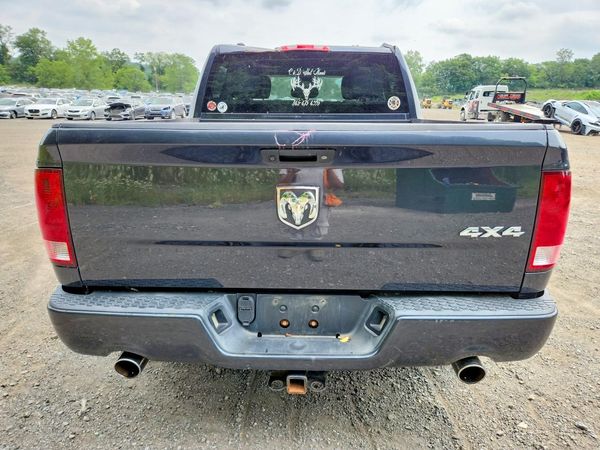 2016 RAM 1500 ST CREW CAB 4X4