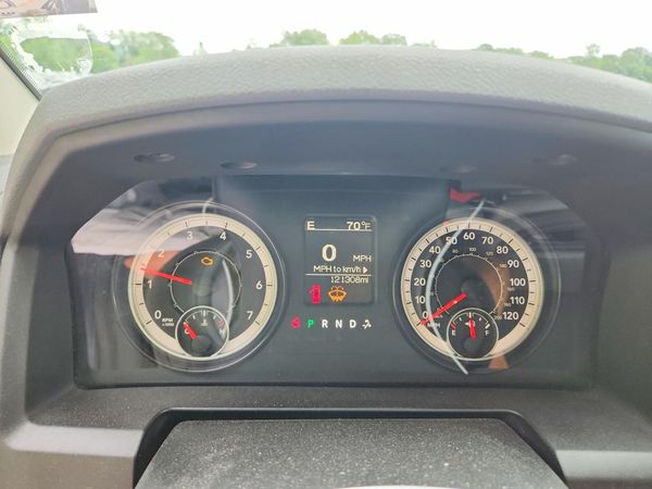 2016 RAM 1500 ST CREW CAB 4X4