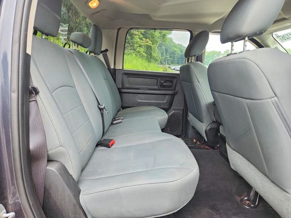 2016 RAM 1500 ST CREW CAB 4X4