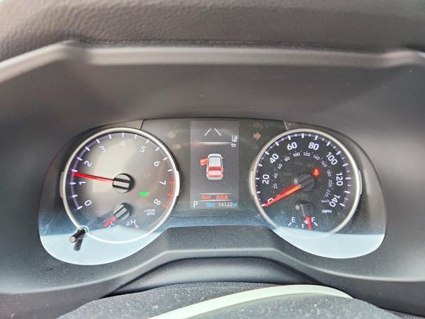 2021 TOYOTA RAV4 XLE