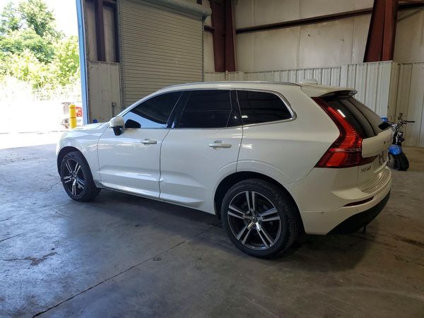 2019 VOLVO XC60 Momentum