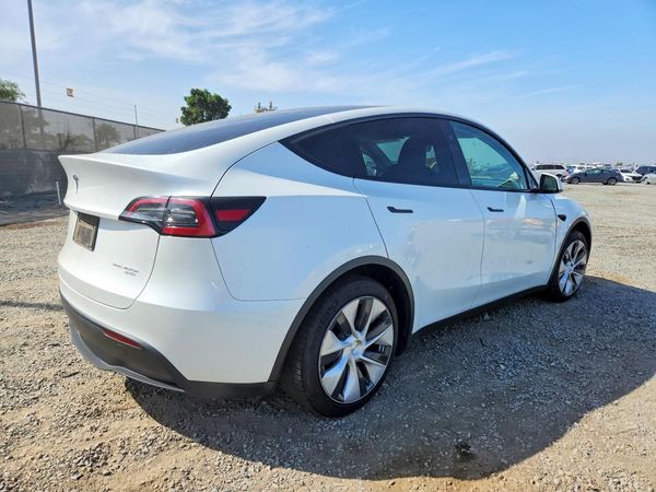 2024 TESLA MODEL Y