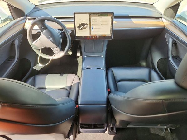 2024 TESLA MODEL Y