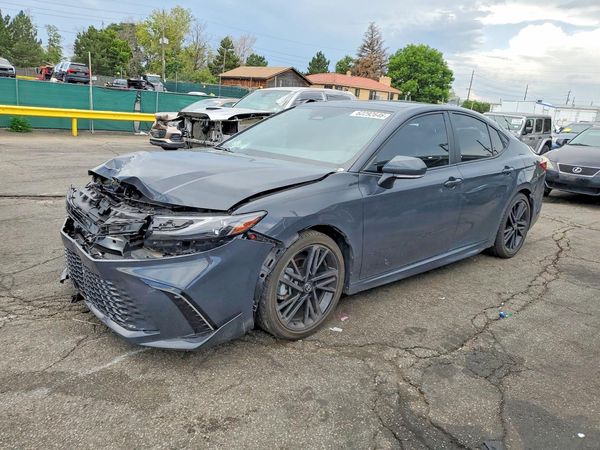 2025 TOYOTA CAMRY