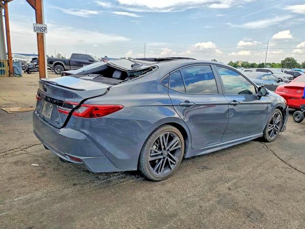 2025 TOYOTA CAMRY