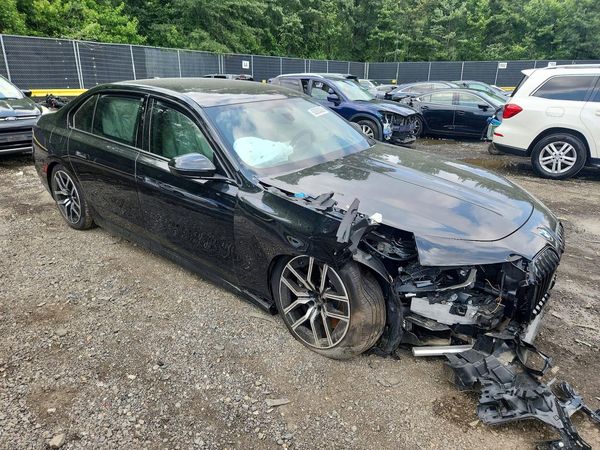 2026 BMW 7 SERIES xDrive — Passenger 3/4