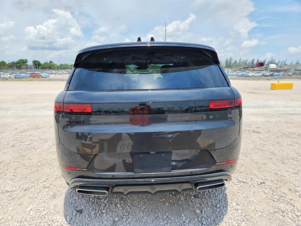 2025 LAND ROVER RANGE ROVER SPORT P460e Dynamic SE