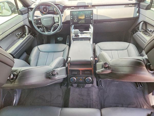 2025 LAND ROVER RANGE ROVER SPORT P460e Dynamic SE