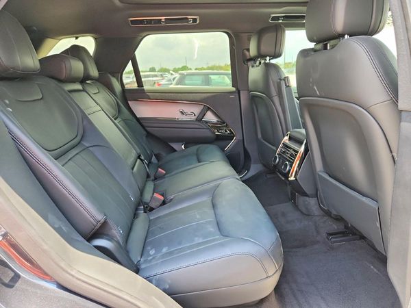 2025 LAND ROVER RANGE ROVER SPORT P460e Dynamic SE