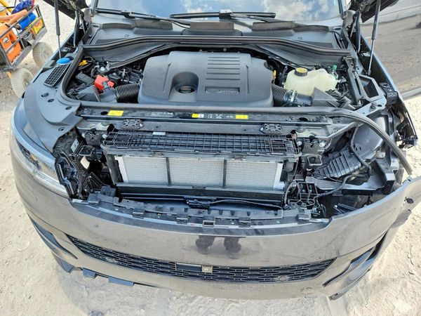 2025 LAND ROVER RANGE ROVER SPORT P460e Dynamic SE