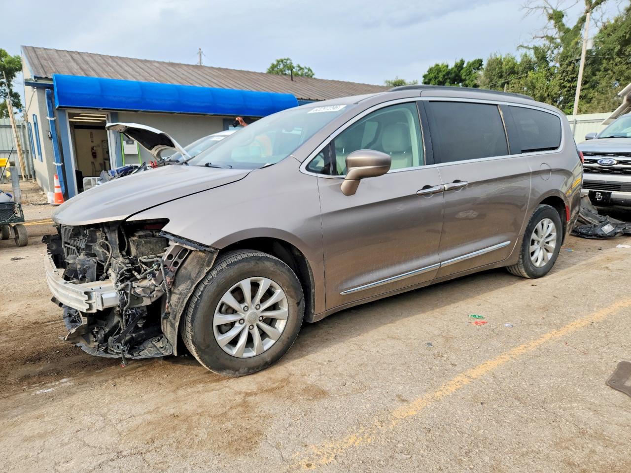 2017 CHRYSLER PACIFICA Touring L