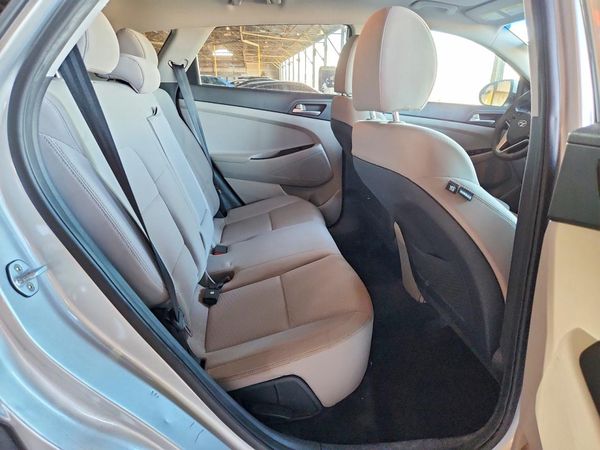 2019 HYUNDAI TUCSON SE