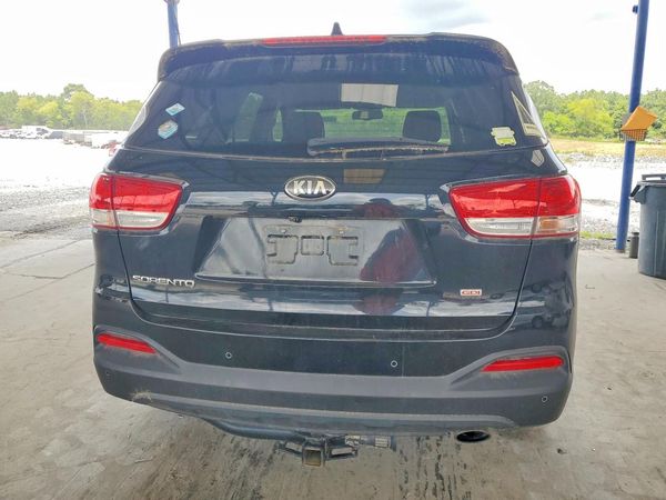 2016 KIA SORENTO L / LX