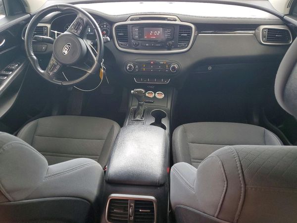 2016 KIA SORENTO L / LX