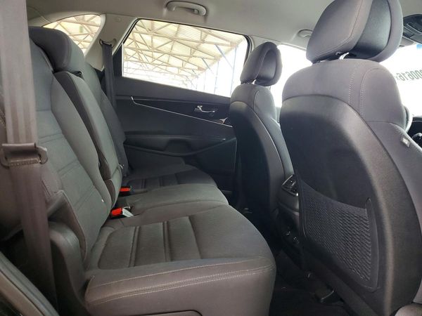 2016 KIA SORENTO L / LX