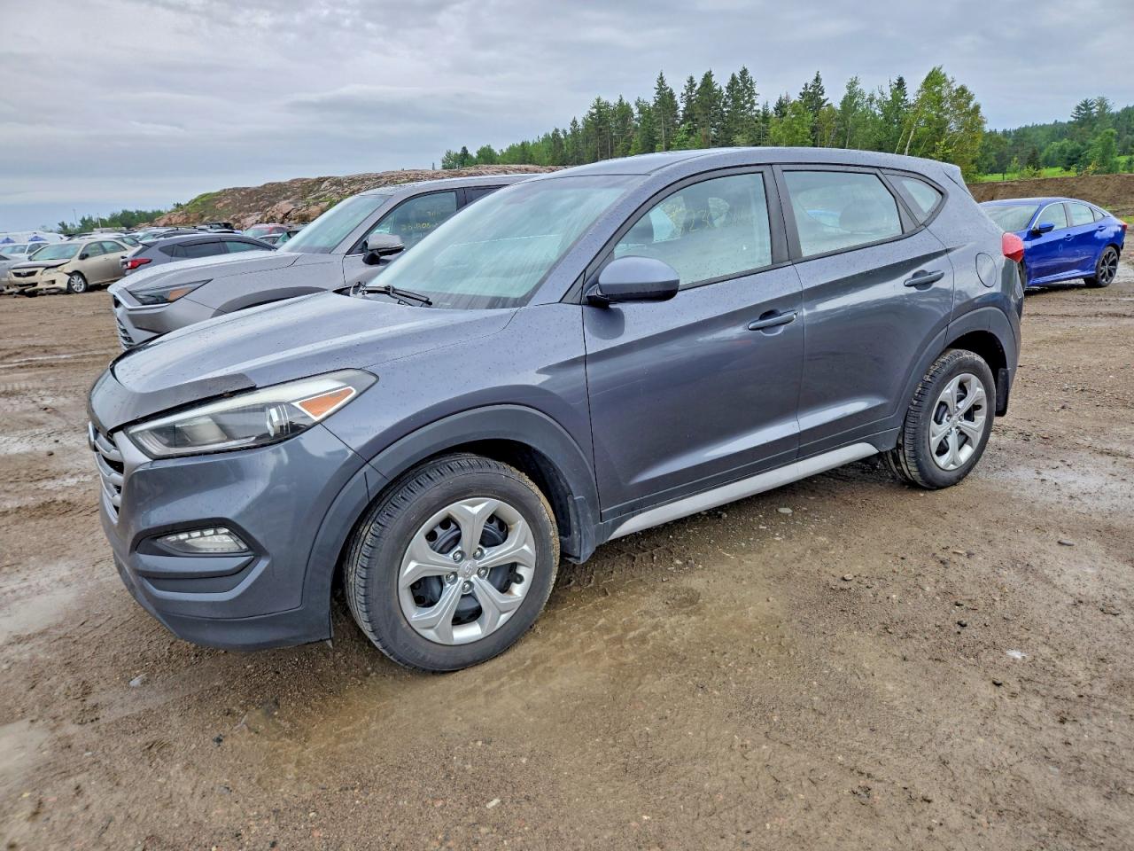 2017 HYUNDAI TUCSON SE (no options)