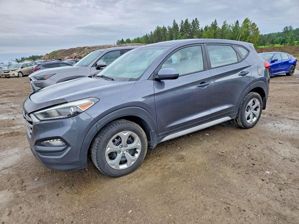 2017 HYUNDAI TUCSON SE (no options)