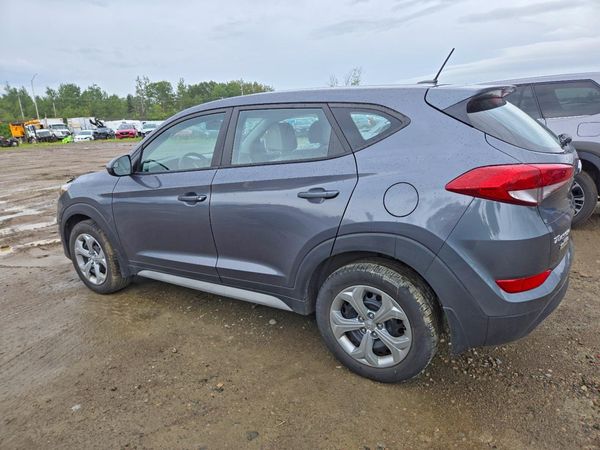 2017 HYUNDAI TUCSON SE (no options)