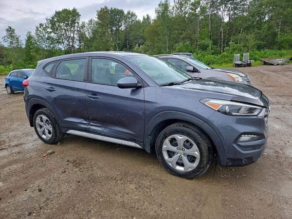 2017 HYUNDAI TUCSON SE (no options)