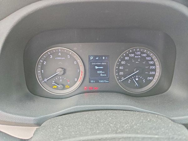 2017 HYUNDAI TUCSON SE (no options)