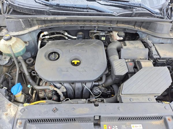 2017 HYUNDAI TUCSON SE (no options)