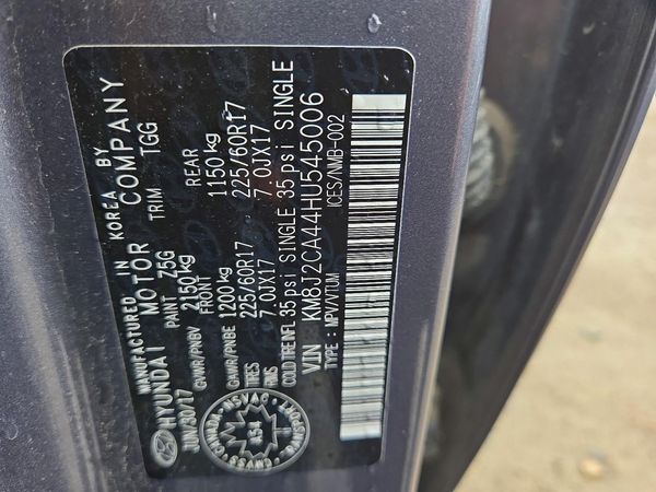 2017 HYUNDAI TUCSON SE (no options)
