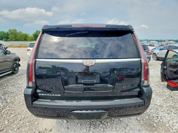 2017 CADILLAC ESCALADE
