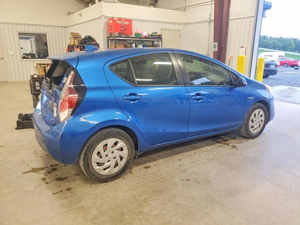 2016 TOYOTA PRIUS