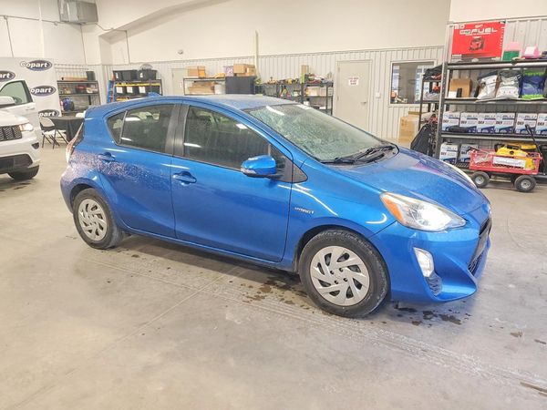 2016 TOYOTA PRIUS