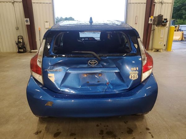 2016 TOYOTA PRIUS