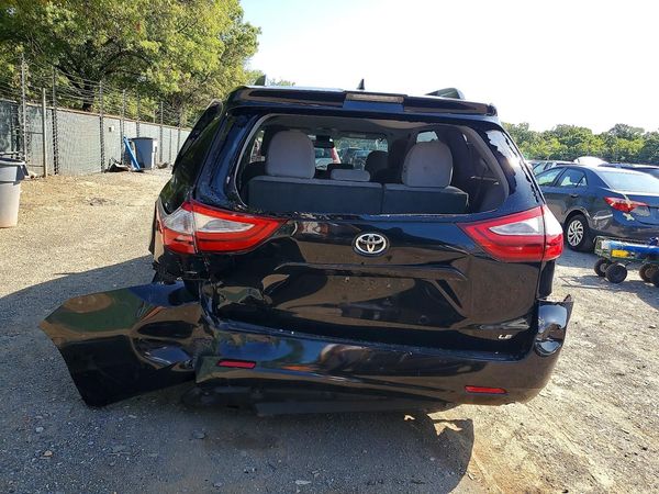 2018 TOYOTA SIENNA
