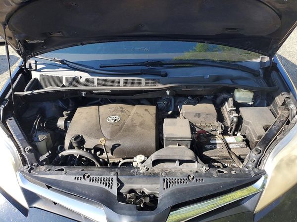 2018 TOYOTA SIENNA