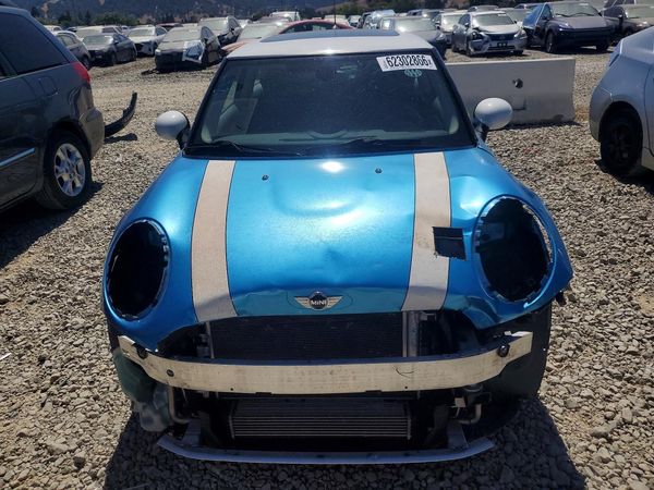 2015 MINI COOPER