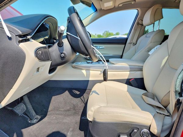 2025 GENESIS GV70