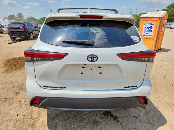 2022 TOYOTA HIGHLANDER XLE