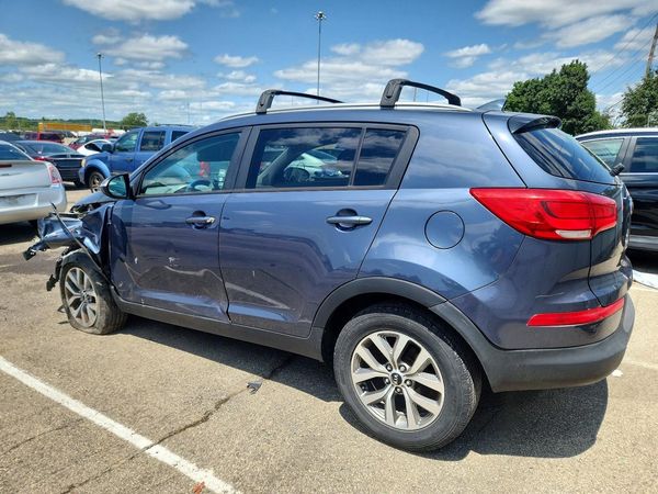 2015 KIA SPORTAGE GL - Middle-low