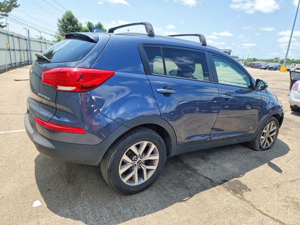 2015 KIA SPORTAGE GL - Middle-low
