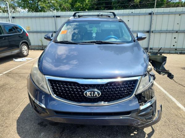2015 KIA SPORTAGE GL - Middle-low