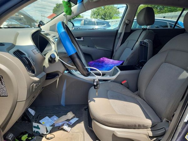 2015 KIA SPORTAGE GL - Middle-low