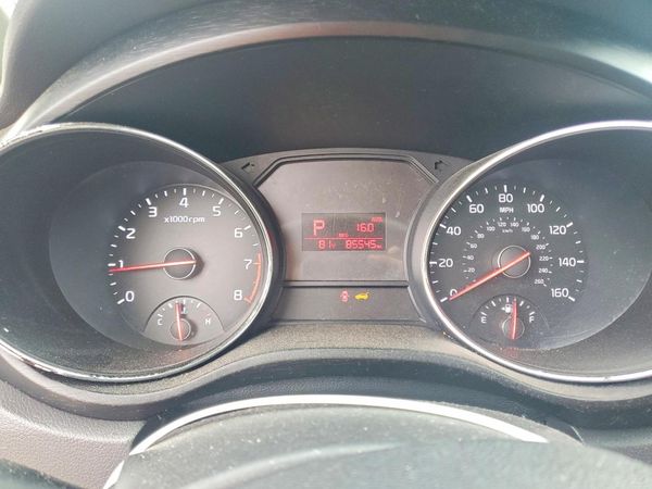 2016 KIA SEDONA LX - Middle-low